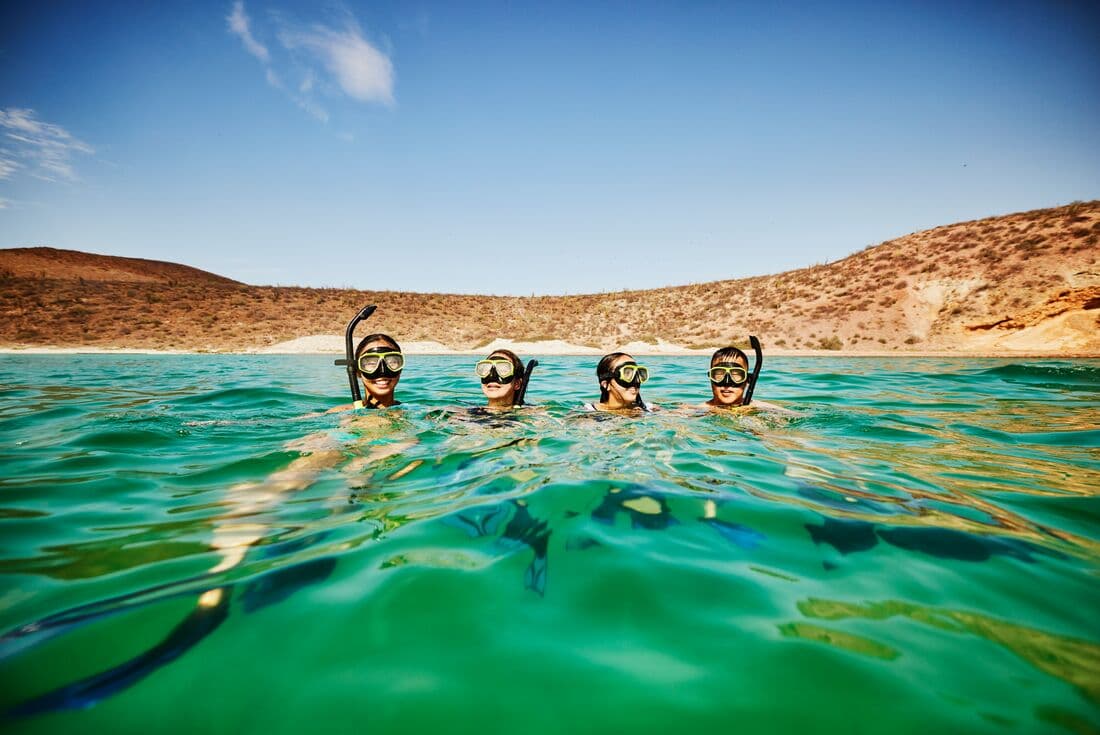 Group of snorkellers off Isla Espiritu Santo