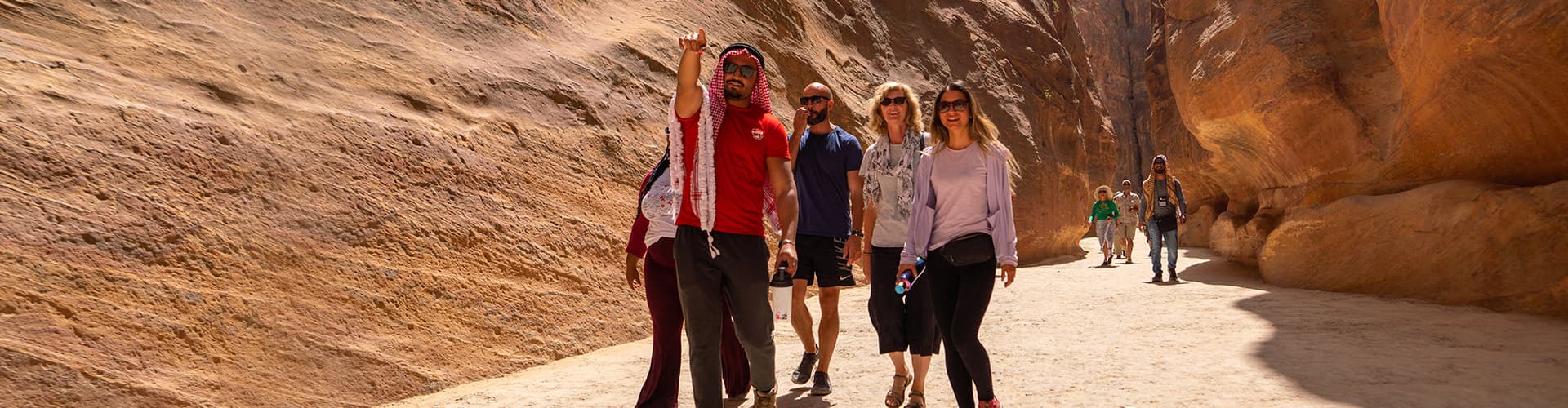 XEPDC - Group tour around Petra led by a local leader