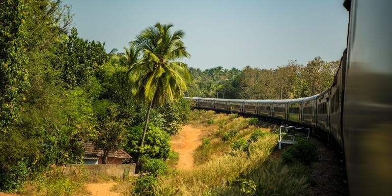 Delhi to Kochi: Hampi Ruins & The Taj Mahal image