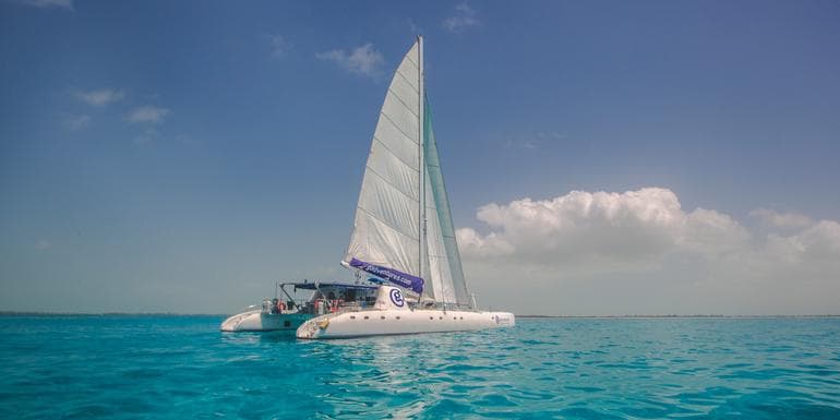 Sailing Cuba image