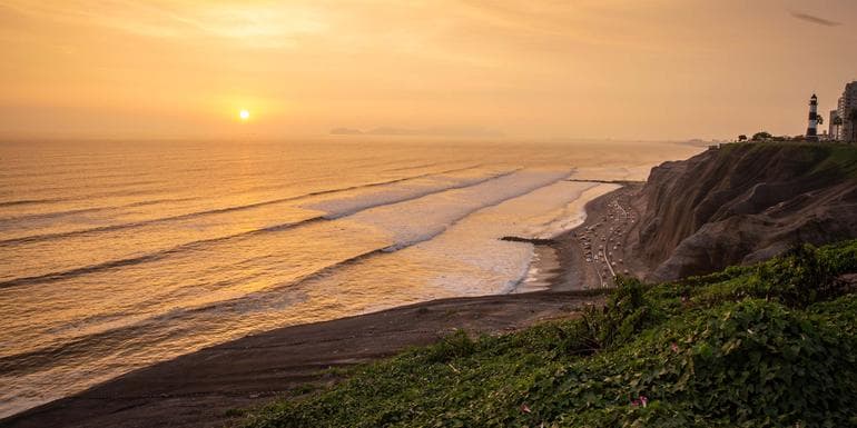 Lima Day Tour: Miraflores by Bike (half day) image