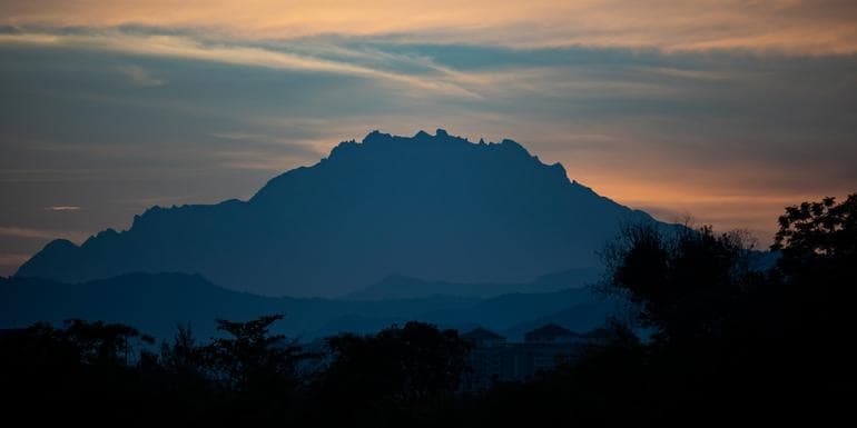 Trek Mt Kinabalu image