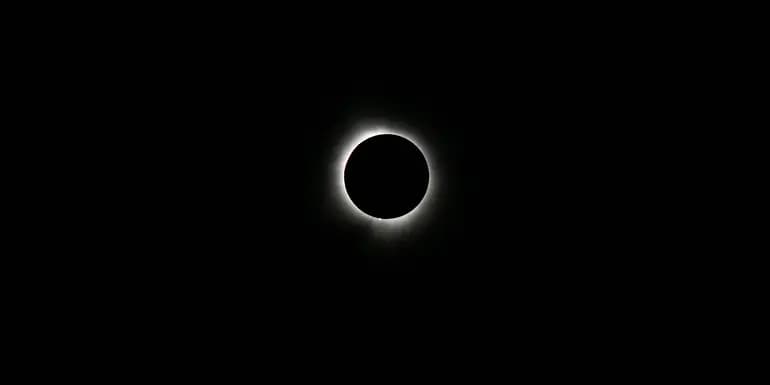 Arctic Highlights: Solar Eclipse Edition image