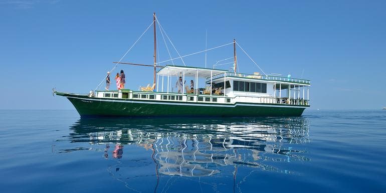 Maldives Cruise: Indian Ocean Dhoni Life image