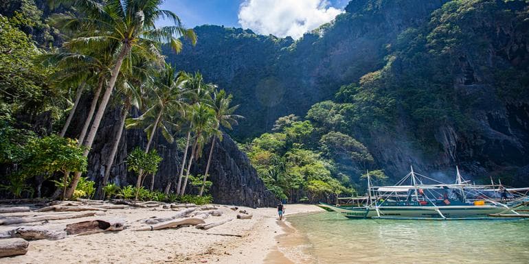 Manila and Palawan: Jungle Trekking, Local Eats & Epic Beaches image