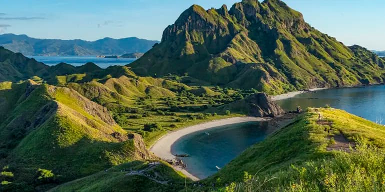 Ubud to Flores: Komodo Dragons, Beaches & Tribal Treks image
