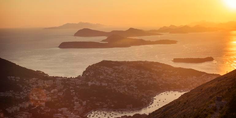 Dubrovnik to Athens: Beachfronts & Fortresses image