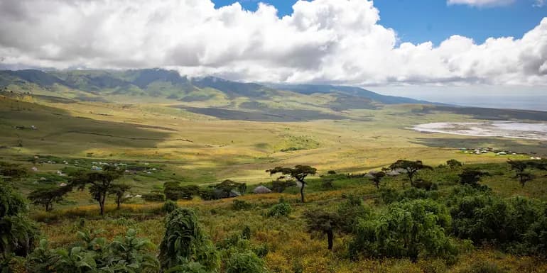 Kenya & Tanzania: Maasai Mara, The Serengeti & Zanzibar image