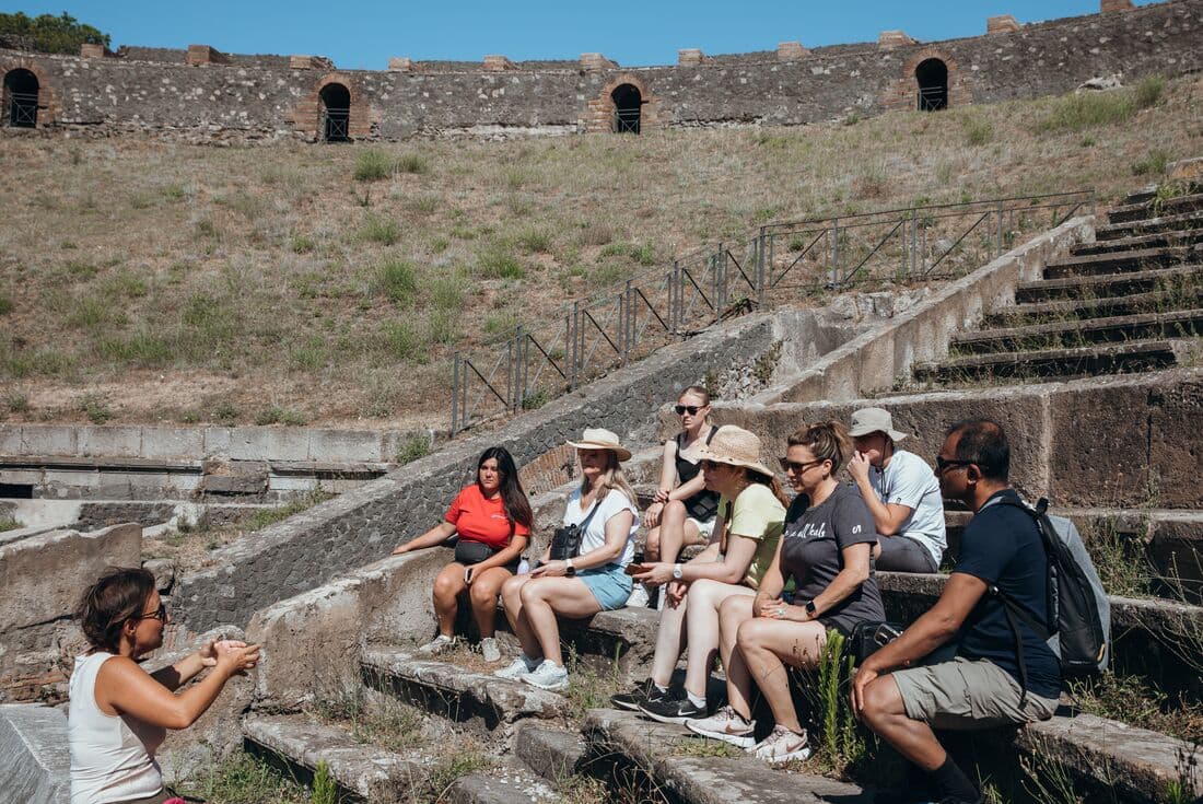 A history lesson in Pompeii from a local guide in Italy