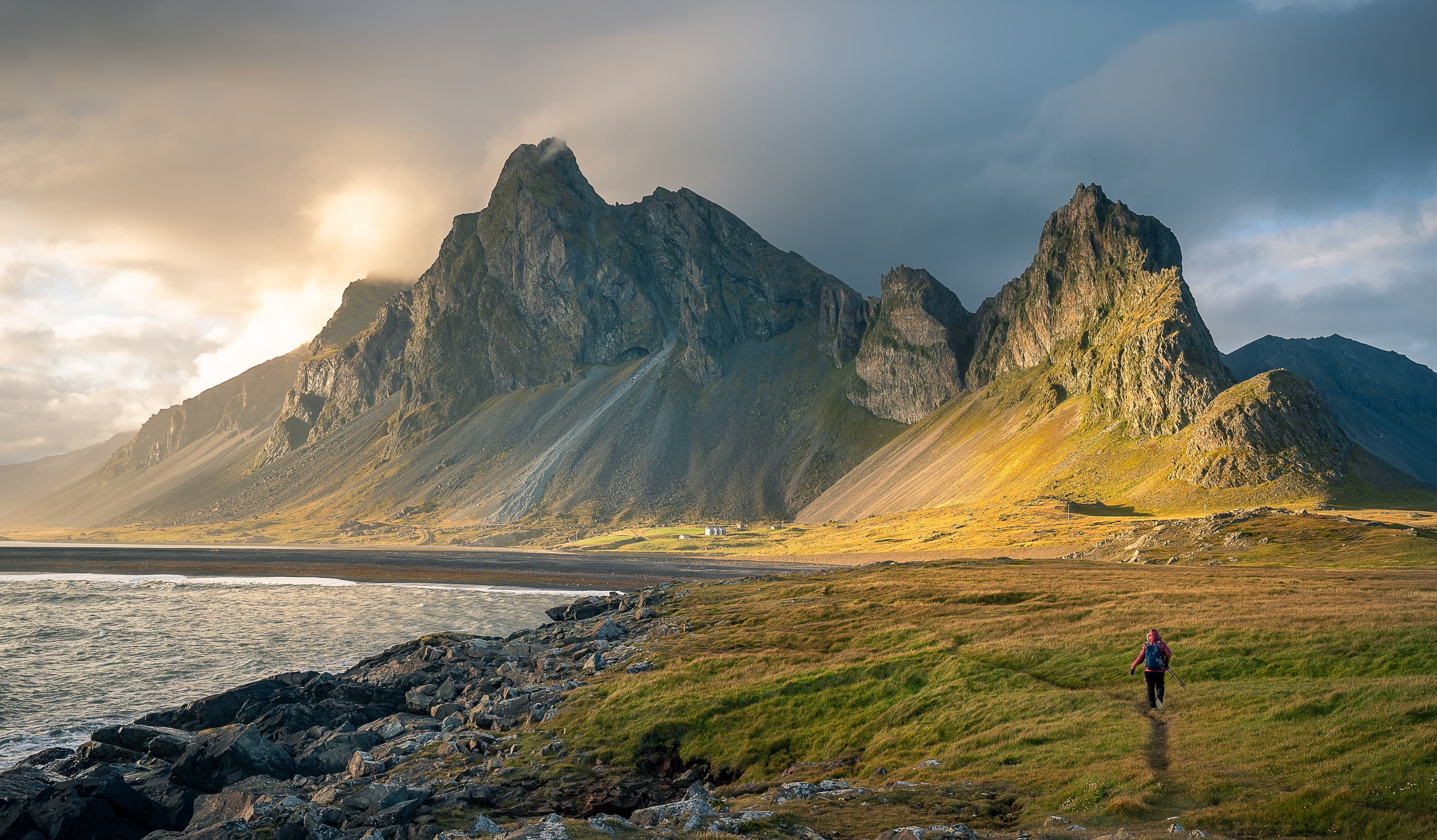 Iceland Circumnavigation: Mountains, Volcanoes and Waterfalls